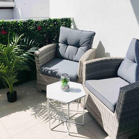 studio 25m2 climatisé - wifi gratuit - situé 150 metres mer - parking - avec balcon La Grande-Motte Exterior foto