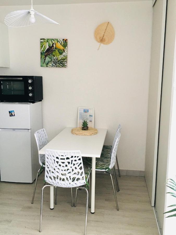 studio 25m2 climatisé - wifi gratuit - situé 150 metres mer - parking - avec balcon La Grande-Motte Exterior foto